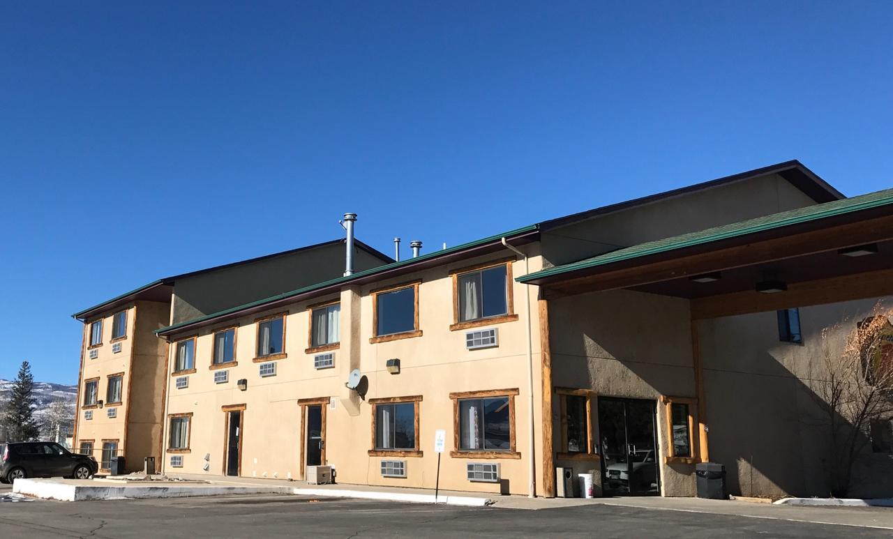 Super 8 By Wyndham Kremmling Hotel Екстериор снимка